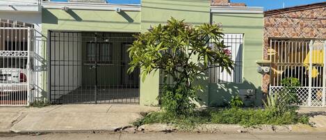 Fachada da propriedade