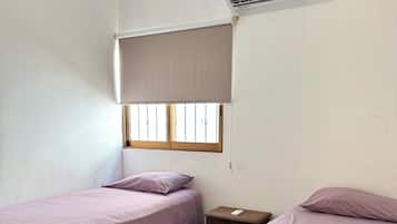 Habitación doble Confort | Ropa de cama de alta calidad y tabla de planchar con plancha