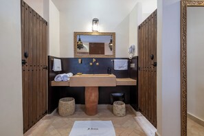 Chambre Standard | Coffre-fort, bureau, espace de travail pour ordinateurs portables