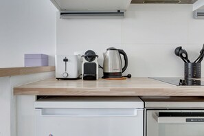 Refrigerador, microondas, horno, lavavajillas