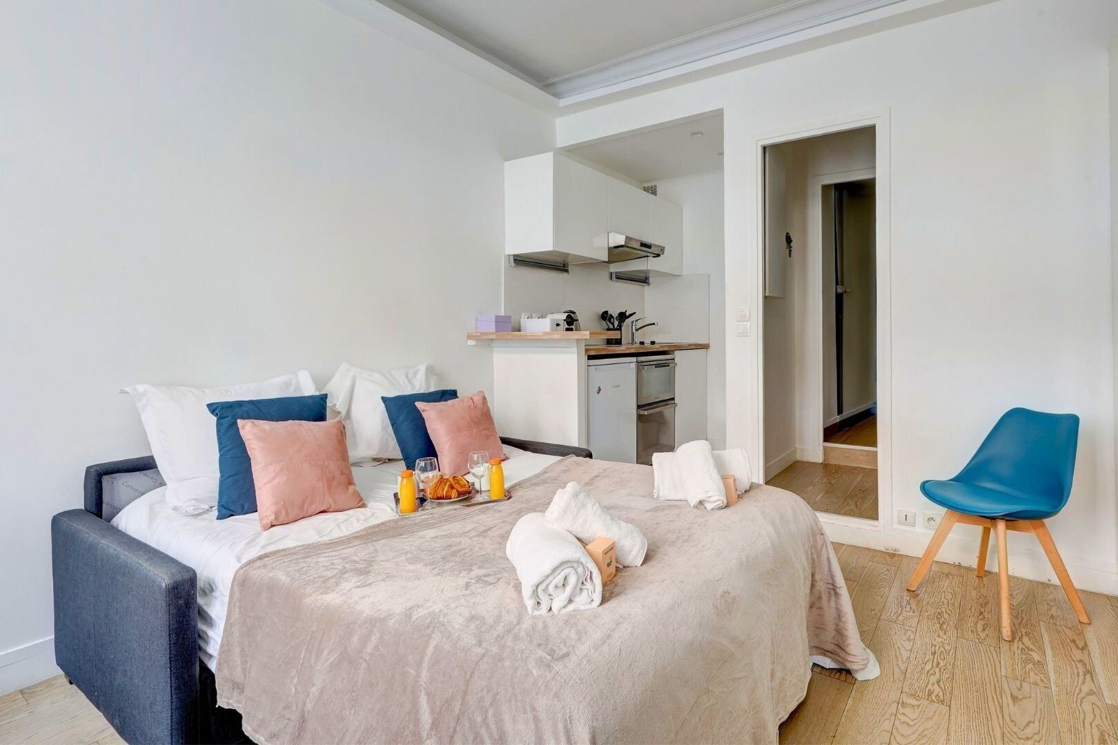 1 chambre, fer et planche à repasser, accès Internet, draps fournis