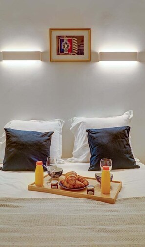 1 bedroom, iron/ironing board, internet, bed sheets