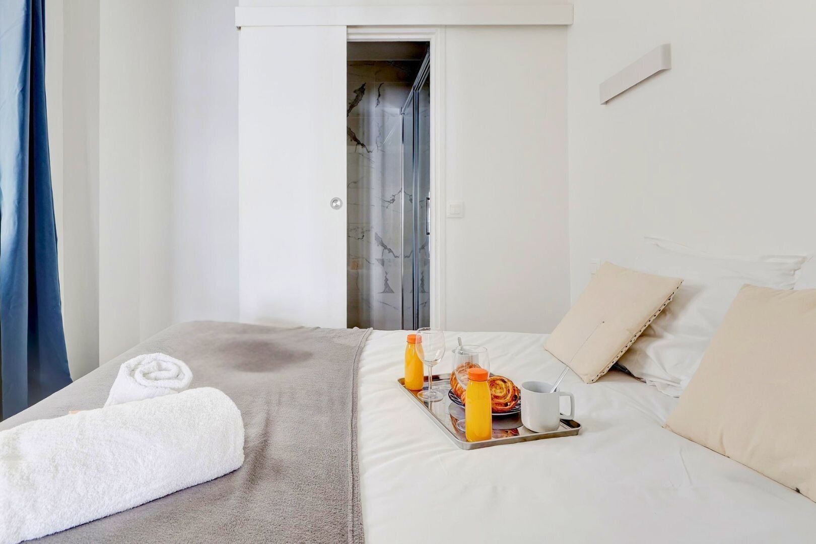 1 chambre, fer et planche à repasser, accès Internet, draps fournis