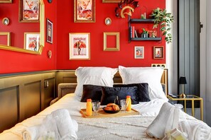 Internet, bed sheets