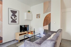 TV
