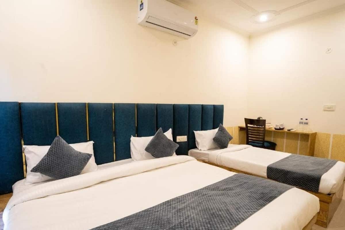 Deluxe Triple Room | Free WiFi