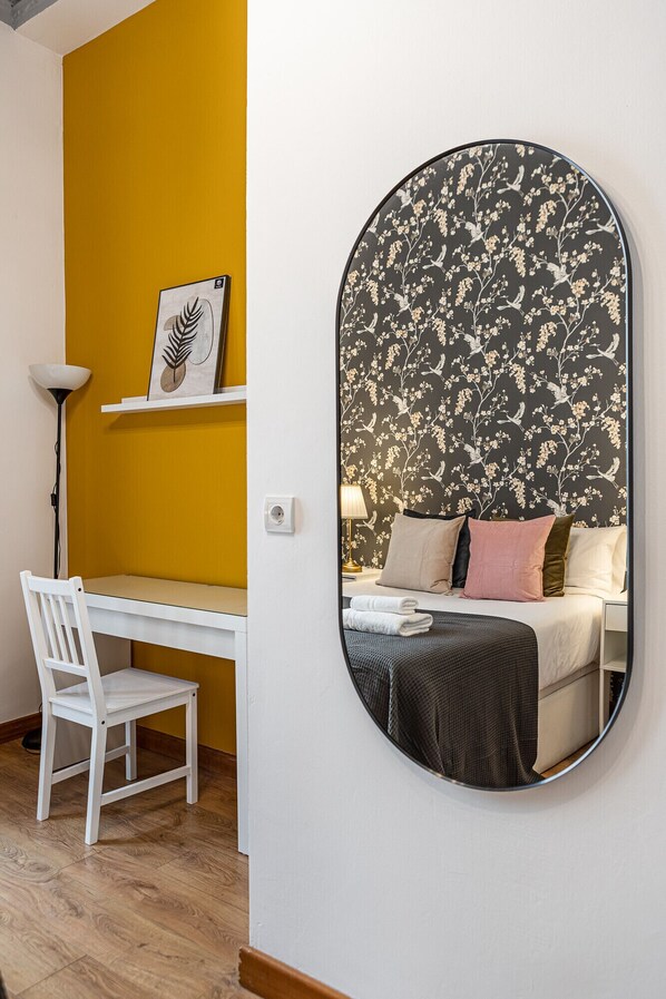 1 chambre, fer et planche à repasser, Wi-Fi gratuit, draps fournis