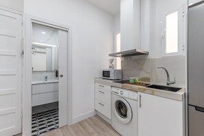 Fridge, microwave, coffee/tea maker, electric kettle