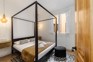 5 bedrooms, iron/ironing board, free WiFi, bed sheets