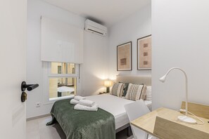 1 chambre, fer et planche à repasser, Wi-Fi gratuit, draps fournis