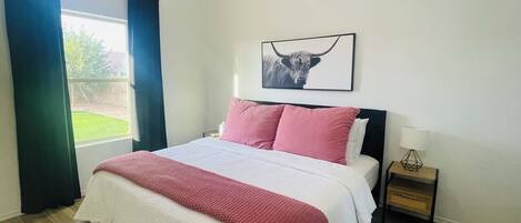 3 bedrooms, iron/ironing board, WiFi, bed sheets