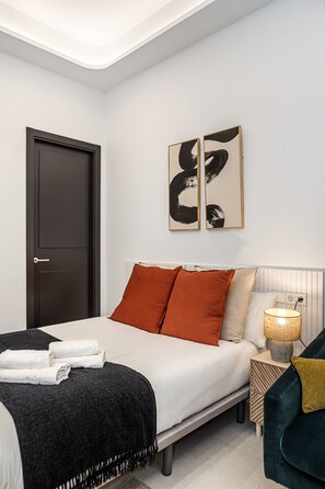 1 dormitorio, tabla de planchar con plancha, wifi gratis y ropa de cama
