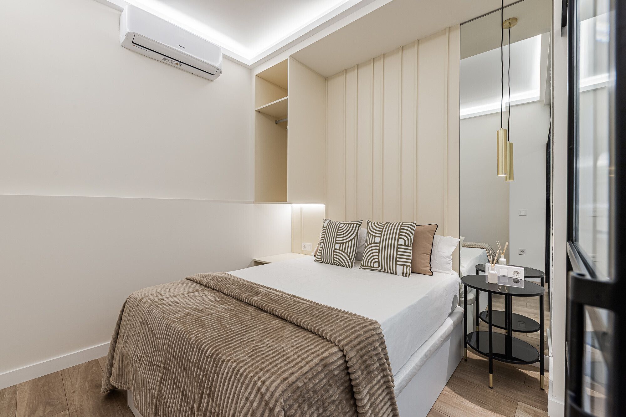 3 makuuhuonetta, silitysrauta/-lauta, ilmainen Wi-Fi