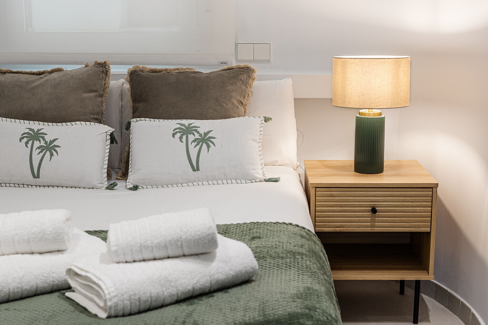 1 habitación, tabla de planchar con plancha, wifi gratis y ropa de cama 