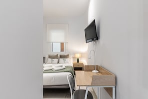 熨斗/熨衣板、免费 WiFi、床单