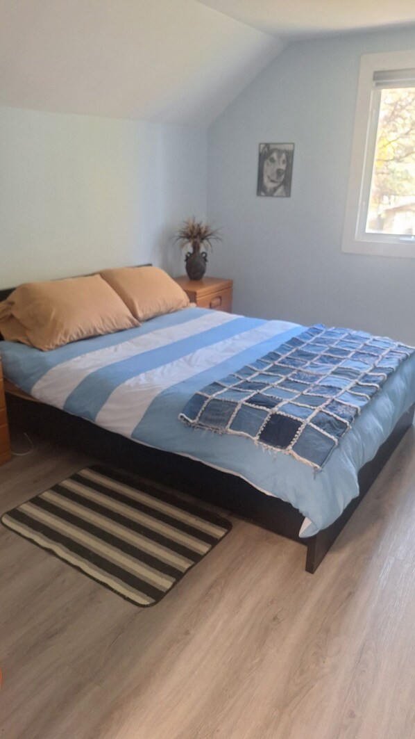 4 bedrooms, internet, bed sheets