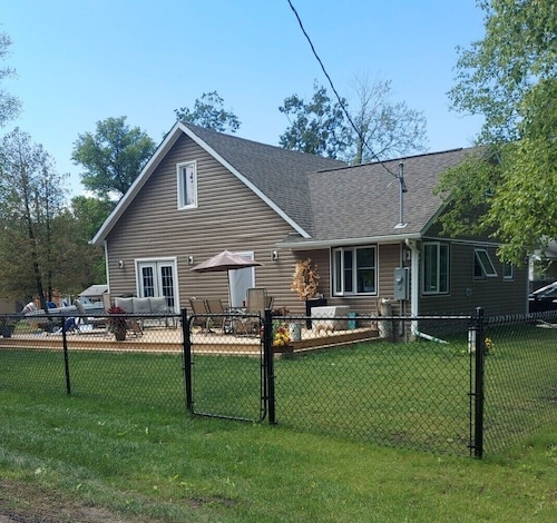 Short-Term Lake Getaway