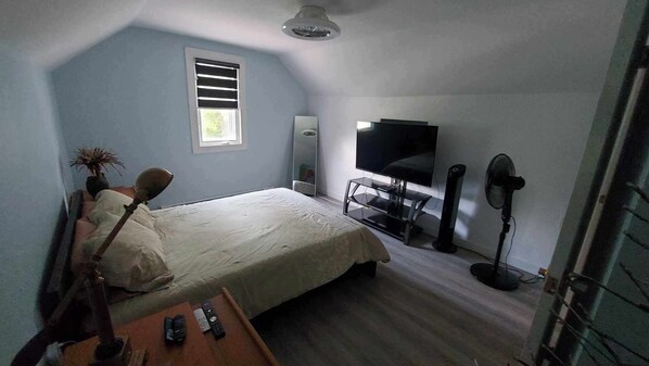 4 bedrooms, internet, bed sheets