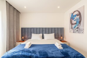 2 bedrooms, iron/ironing board, Internet, bed sheets