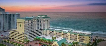 Beachfront Studio - King Bed & Direct Ocean View