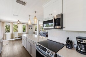 Fridge, microwave, stovetop, dishwasher