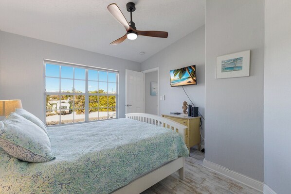 4 bedrooms, iron/ironing board, free WiFi