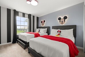 4 chambres, fer et planche à repasser, Wi-Fi, literie fournie
