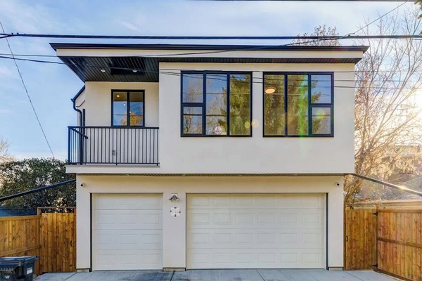 Laneway House