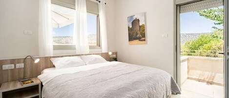 4 Schlafzimmer, Bügeleisen/Bügelbrett, WLAN