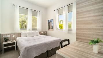 4 Schlafzimmer, Bügeleisen/Bügelbrett, kostenloses WLAN