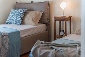 4 chambres, fer et planche à repasser, Wi-Fi gratuit, draps fournis