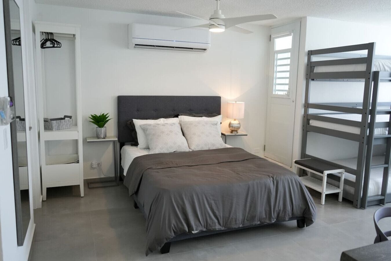 1 chambre, fer et planche à repasser, Wi-Fi gratuit, draps fournis