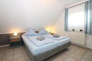 2 bedrooms, iron/ironing board, WiFi, bed sheets