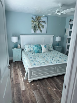 3 bedrooms, free WiFi - Luxury 3BR Townhouse Walk to Beach • Pet-Friendly • Boat Parking • Sleeps 10 (New Smyrna Beach)