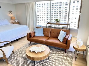 Iron/ironing board, WiFi, bed sheets