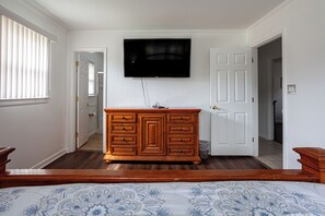 3 dormitorios, tabla de planchar con plancha, wifi gratis y ropa de cama