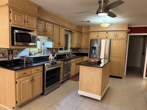 Charming 3-Bedroom Home with Private In-Ground Pool Oasis in Hampton, VA