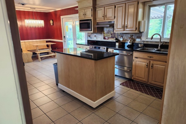 Microondas, horno, placa de cocina, lavavajillas