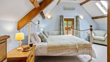 2 bedrooms, iron/ironing board, travel crib, free WiFi