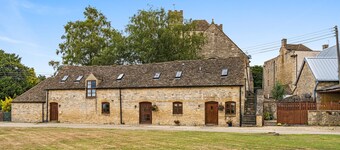 Kestrel Barn, Leonard Stanley - sleeps 5 guests in 2 bedrooms