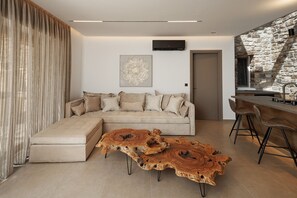 Living area - GkF Luxury Villas - 2 Bedroom Cave Villa (Naxos)