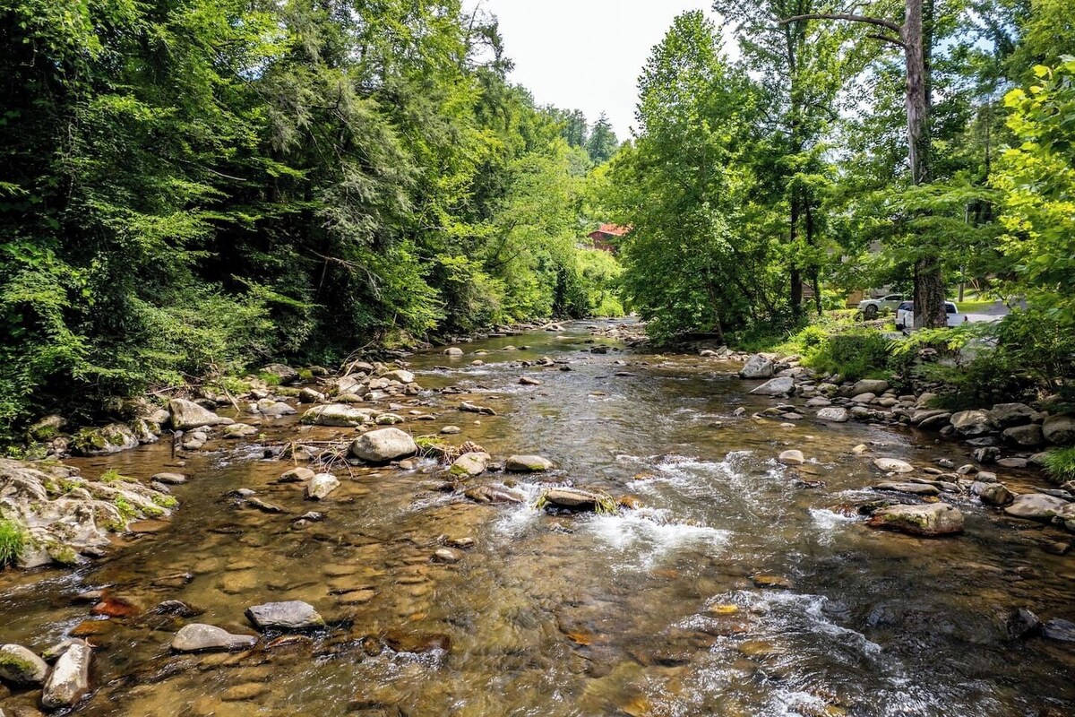 Photo 85 of On the River/Walk to Downtown/Hot Tub/Memory Maker