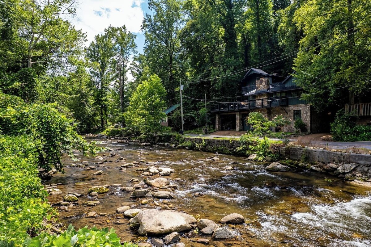 Photo 86 of On the River/Walk to Downtown/Hot Tub/Memory Maker