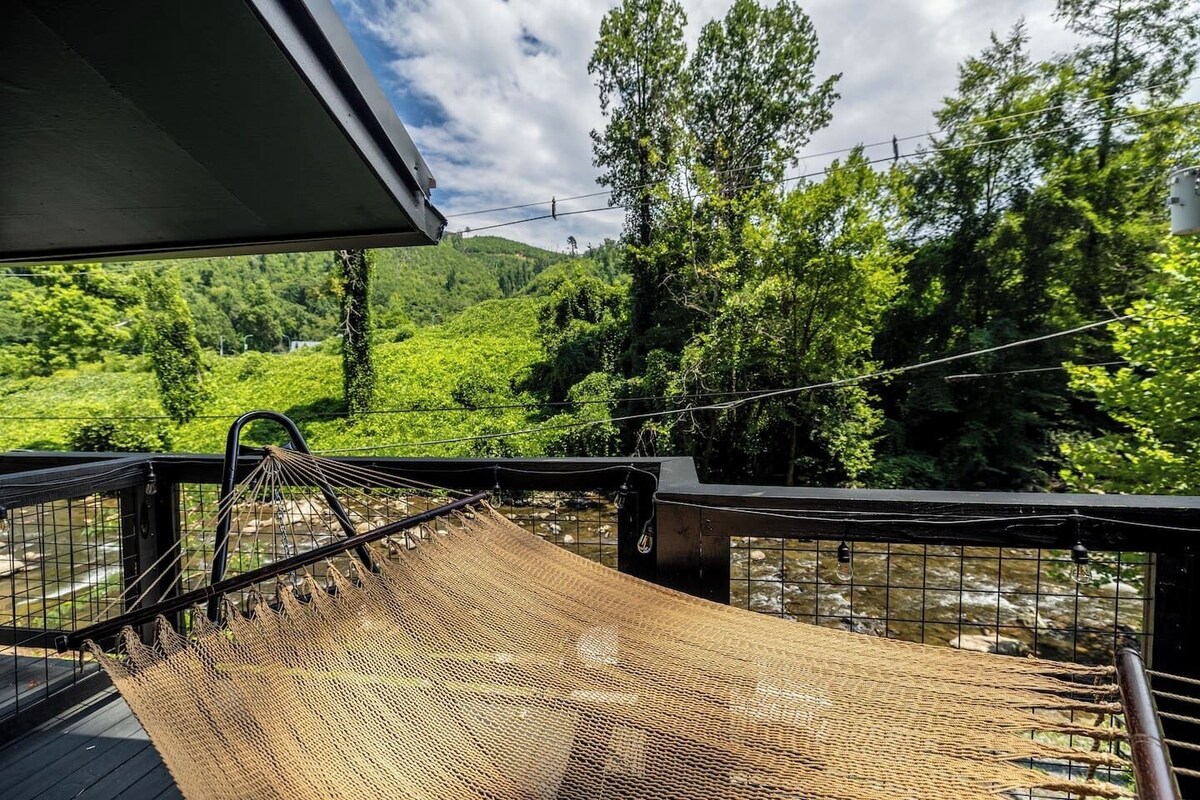 Photo 104 of On the River/Walk to Downtown/Hot Tub/Memory Maker
