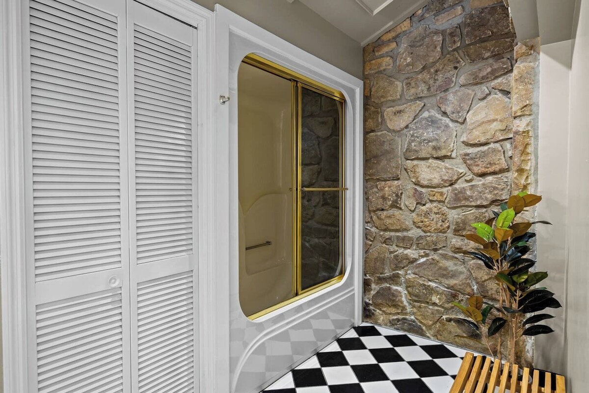 Photo 82 of On the River/Walk to Downtown/Hot Tub/Memory Maker