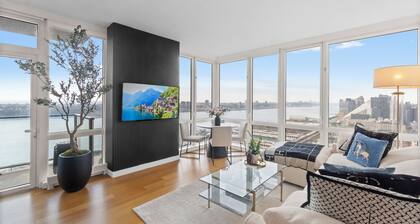 NYC DREAM APARTMENT!! Huge Corner Luxury Suite - best location by Times Sq