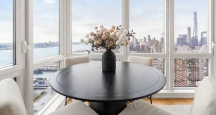 NYC DREAM APARTMENT!! Huge Corner Luxury Suite - best location by Times Sq