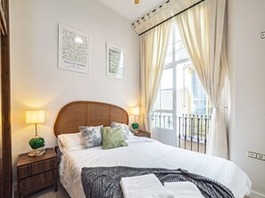 2 bedrooms, iron/ironing board, free WiFi, bed sheets