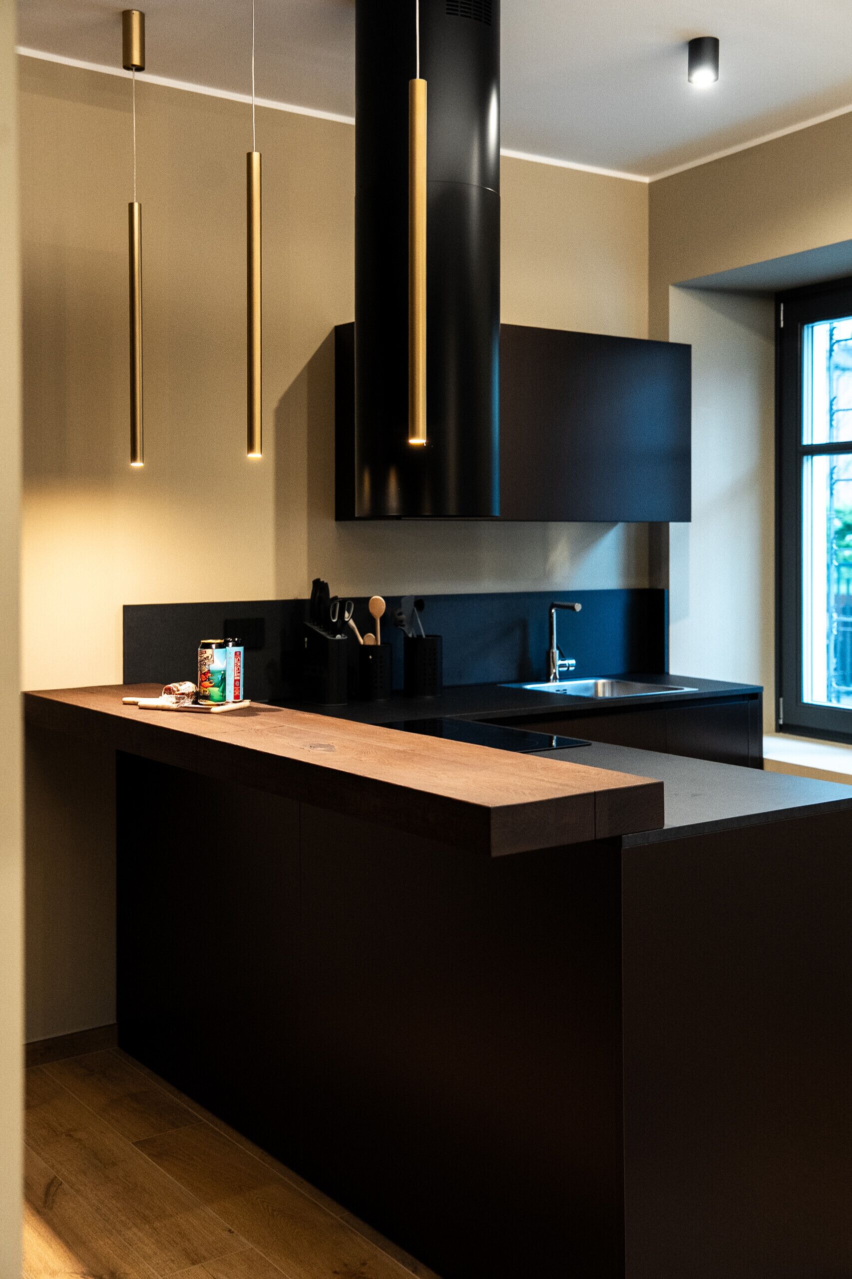 Jääkaappi, uuni, astianpesukone, vedenkeitin