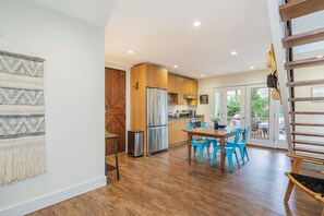 Un four, surface de cuisson